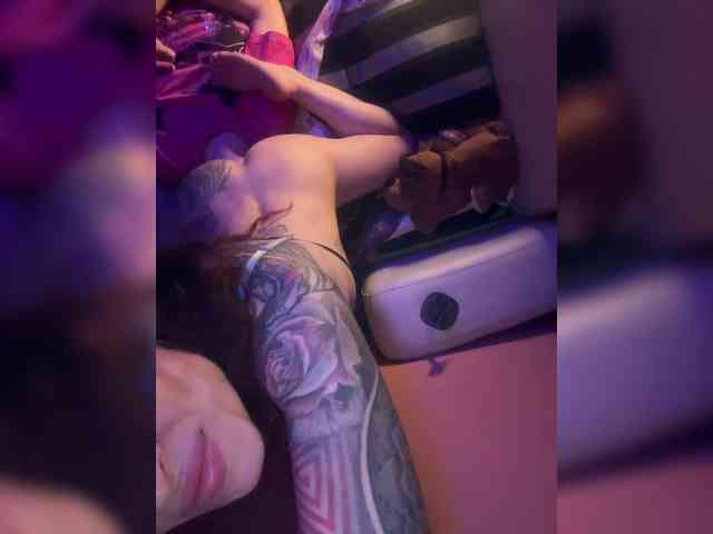 lovebrain Live Webcam on BongaCams