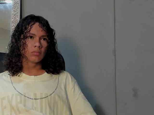 Dylaans19 Live Webcam on BongaCams