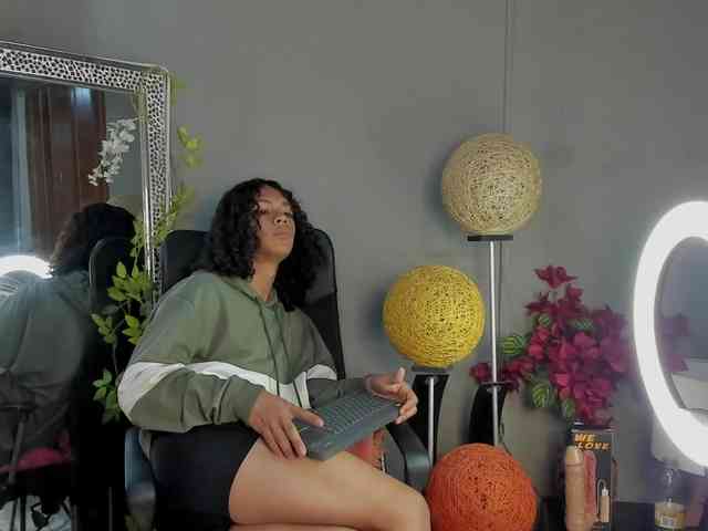 Dylaans19 Live Webcam on BongaCams