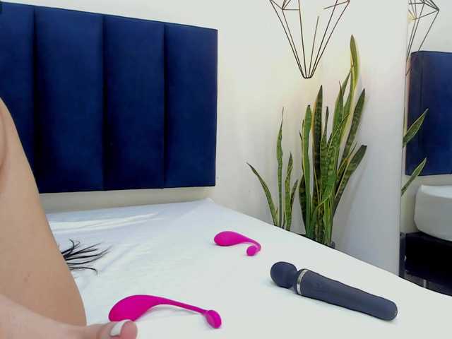 mayaevansmg's BongaCams show and profile