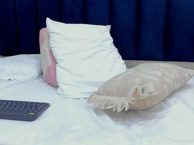 mayaevansmg's BongaCams show and profile