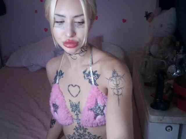 yourscirillaa webcam