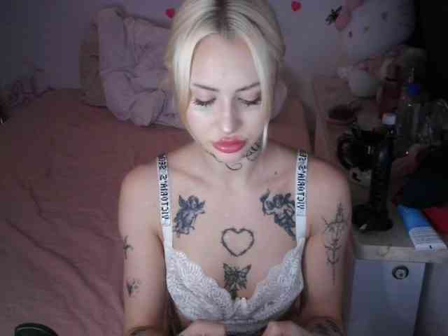 yourscirillaa webcam