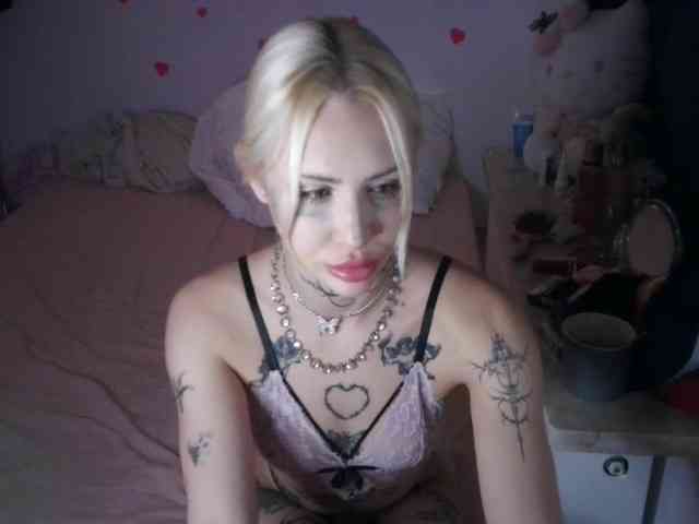 yourscirillaa webcam