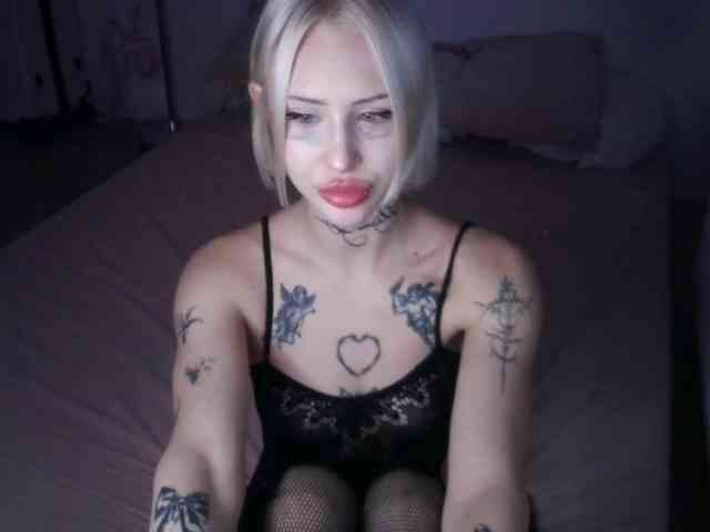 yourscirillaa webcam