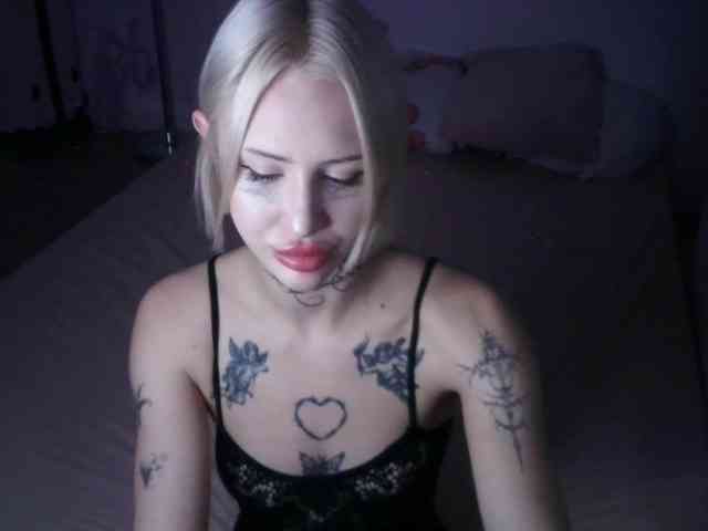 yourscirillaa webcam