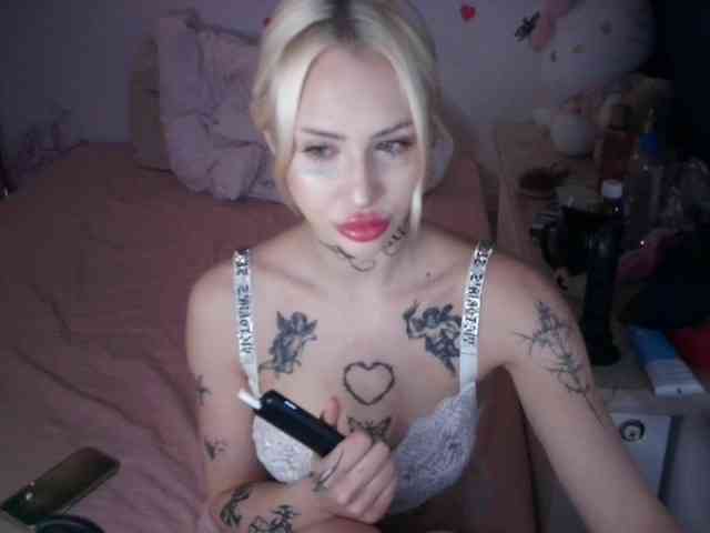 yourscirillaa webcam