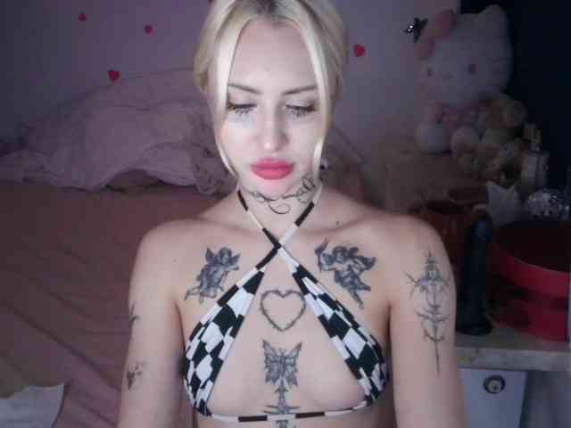 yourscirillaa webcam