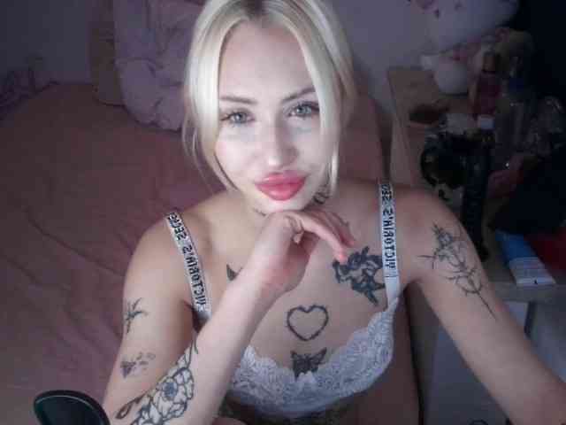 yourscirillaa webcam