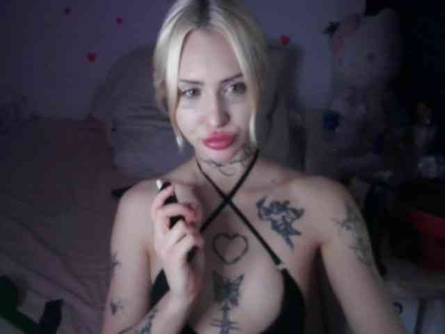 yourscirillaa webcam