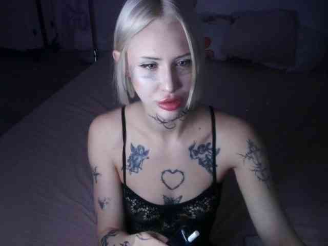 yourscirillaa webcam