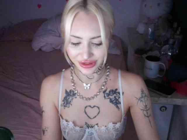 yourscirillaa webcam