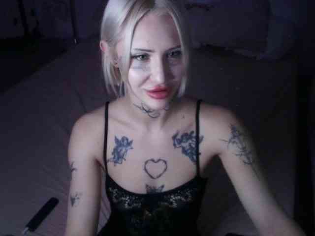 yourscirillaa webcam