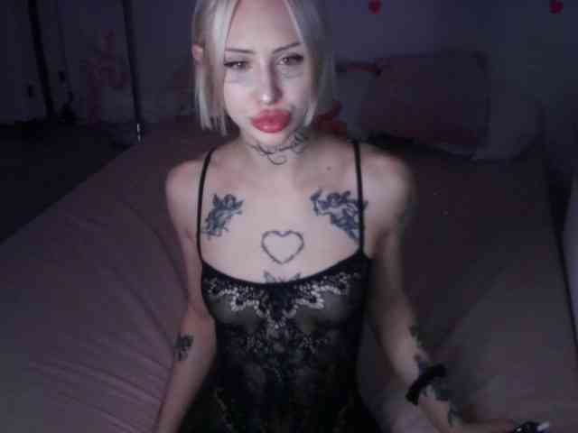 yourscirillaa Live Webcam on BongaCams