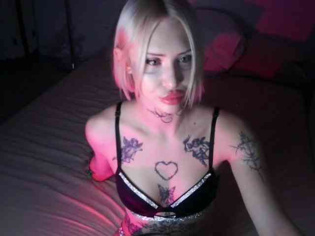 yourscirillaa webcam