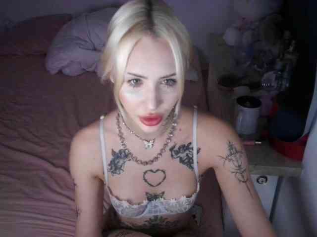 yourscirillaa webcam