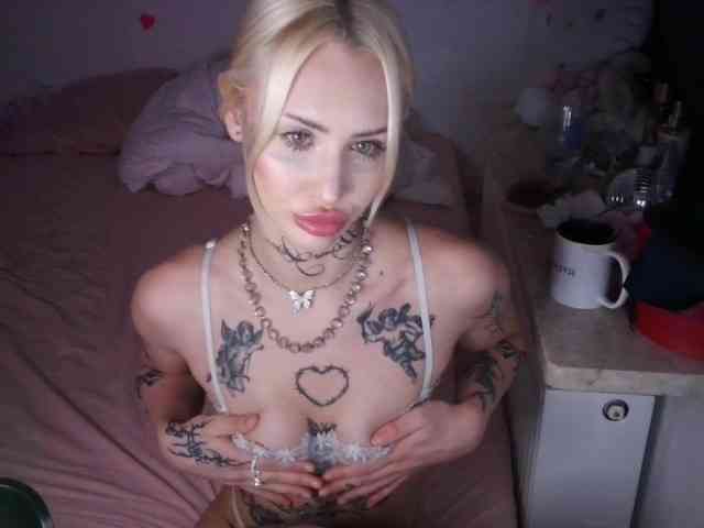 yourscirillaa webcam