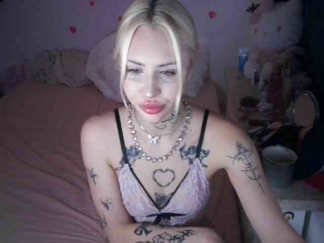 yourscirillaa webcam