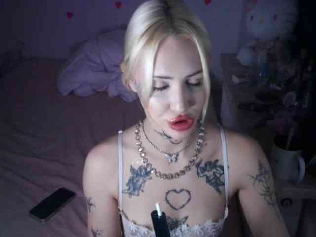 yourscirillaa webcam