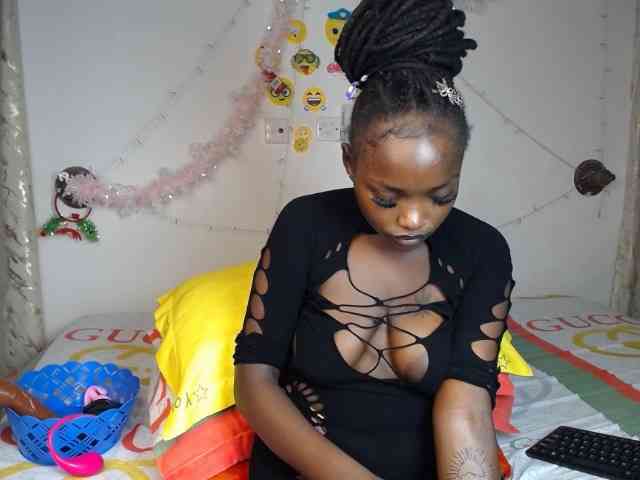 DaisyAmber Live Webcam on BongaCams