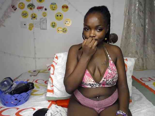 DaisyAmber Live Webcam on BongaCams