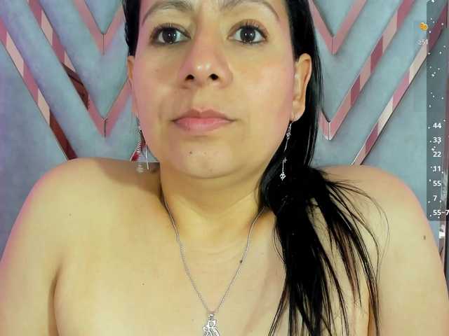 adri-rivera's BongaCams show and profile