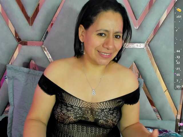 adri-rivera's BongaCams show and profile