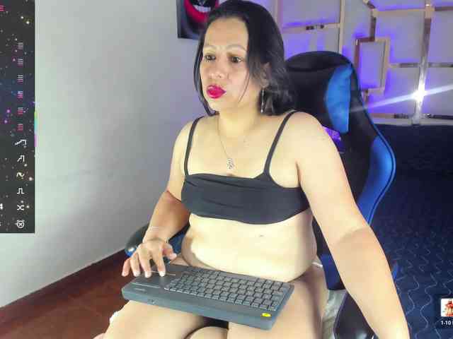 adri-rivera webcam