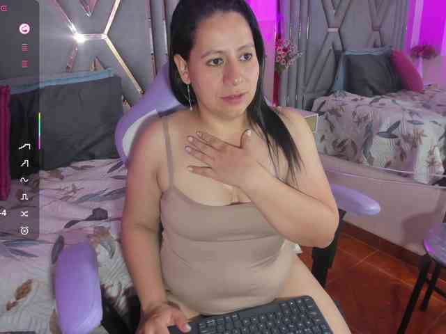 adri-rivera webcam
