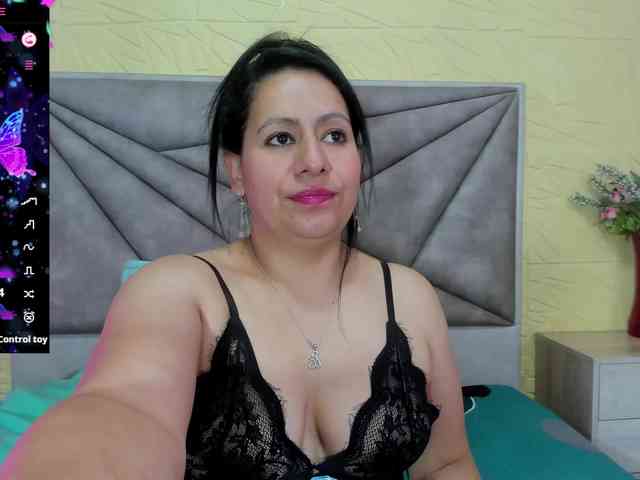 adri-rivera webcam