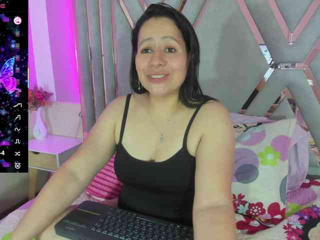adri-rivera webcam