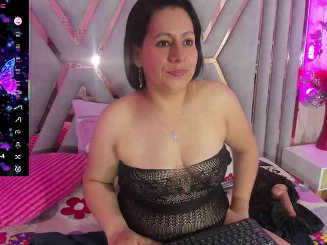 adri-rivera Live Webcam on BongaCams