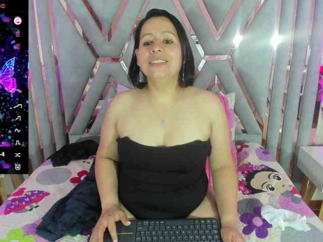 adri-rivera webcam