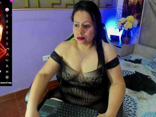 adri-rivera webcam