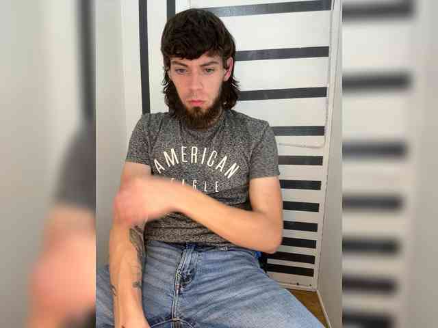Daddyforshort0 Live Webcam on BongaCams