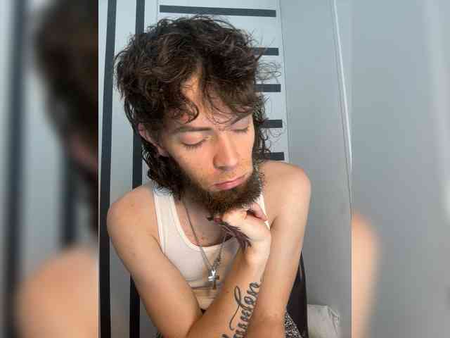 Daddyforshort0 Live Webcam on BongaCams