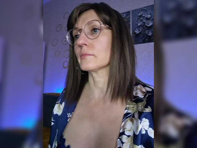 Valkiriyas's BongaCams show and profile