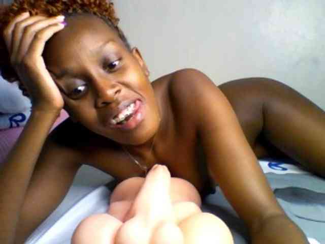 curvypetite001 webcam