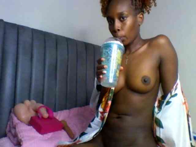 curvypetite001 webcam