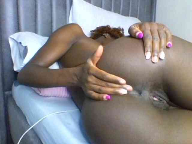 curvypetite001 webcam