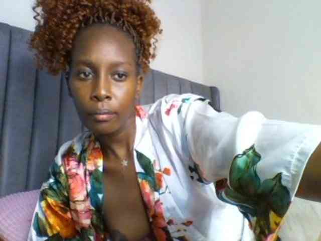 curvypetite001 webcam