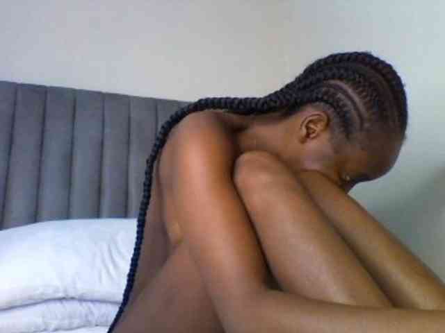 curvypetite001 webcam