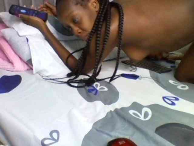 curvypetite001 webcam