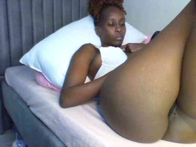 curvypetite001 webcam