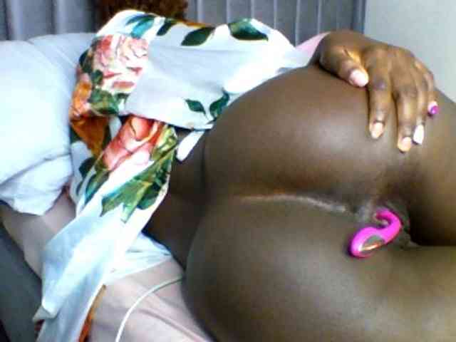 curvypetite001 webcam