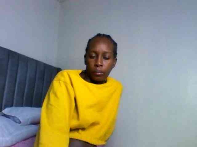 curvypetite001 webcam