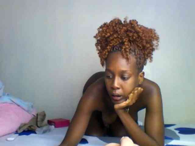 curvypetite001 webcam