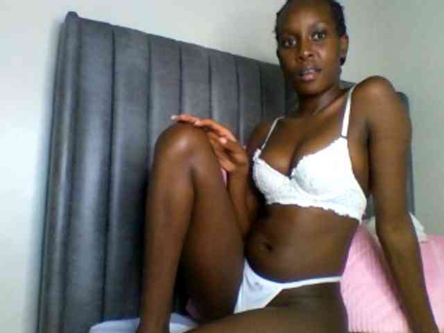 curvypetite001 webcam