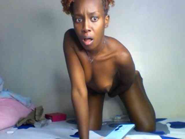 curvypetite001 webcam