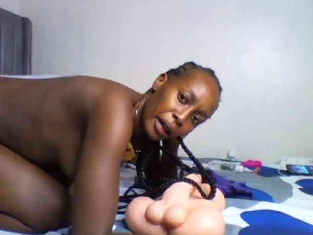 curvypetite001 webcam